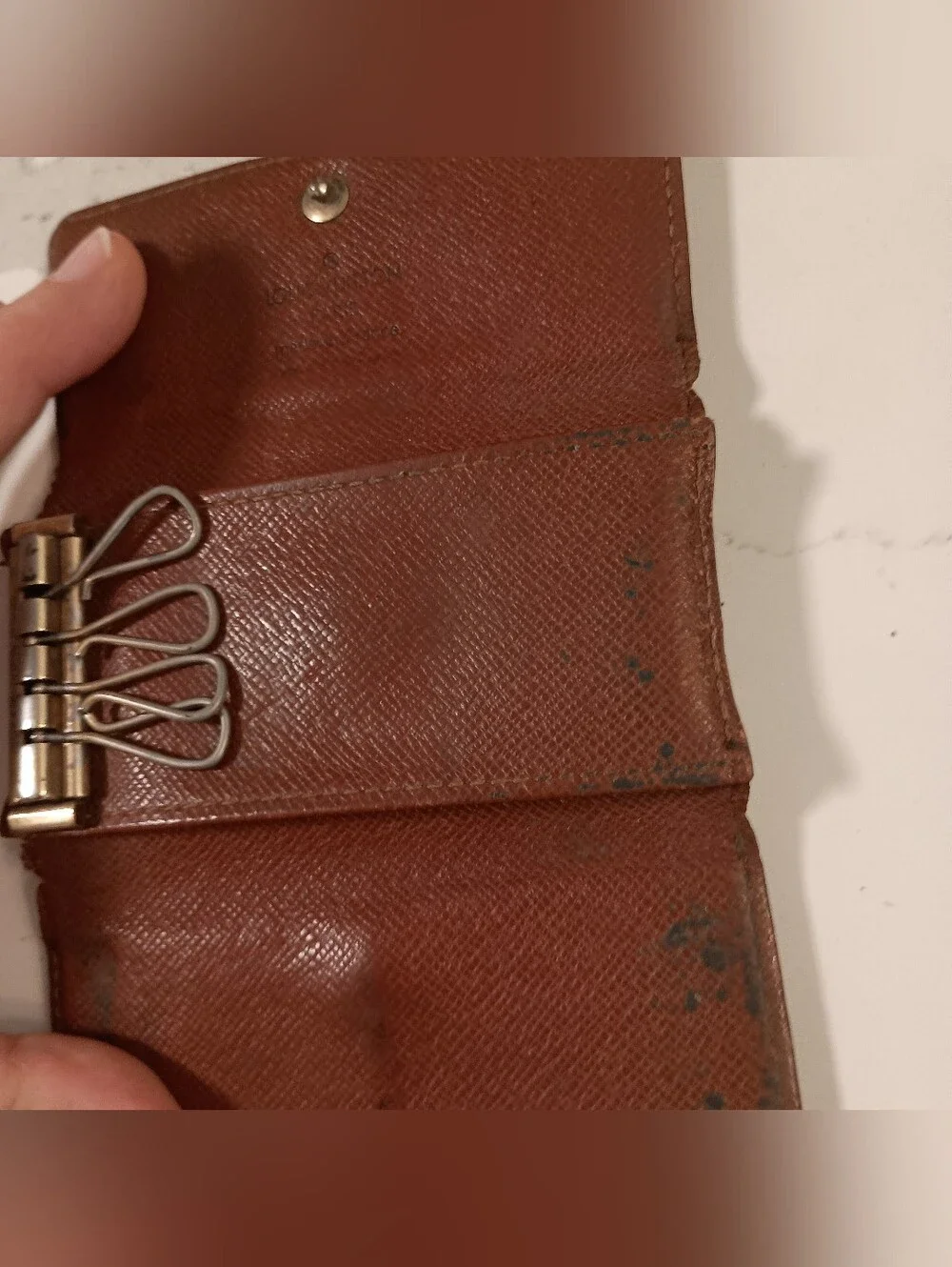 Authentic Louis Vuitton Monogram 4-Key Holder Wallet / Key Pouch